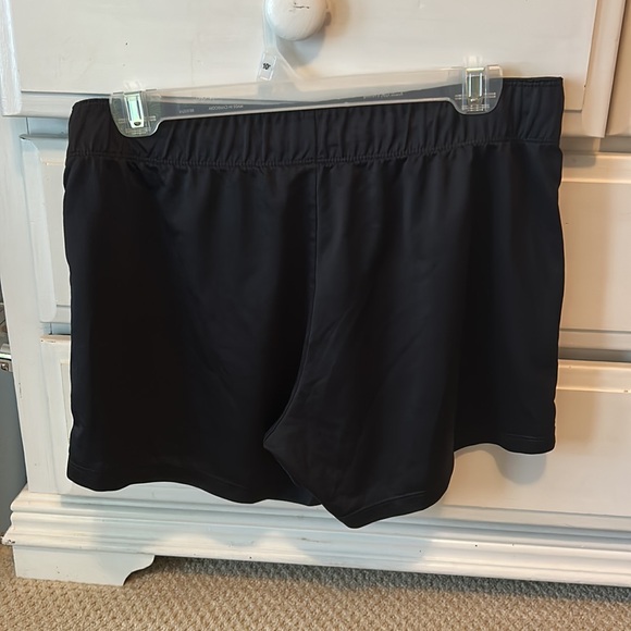 Women’s Nike Shorts - Picture 2 of 2